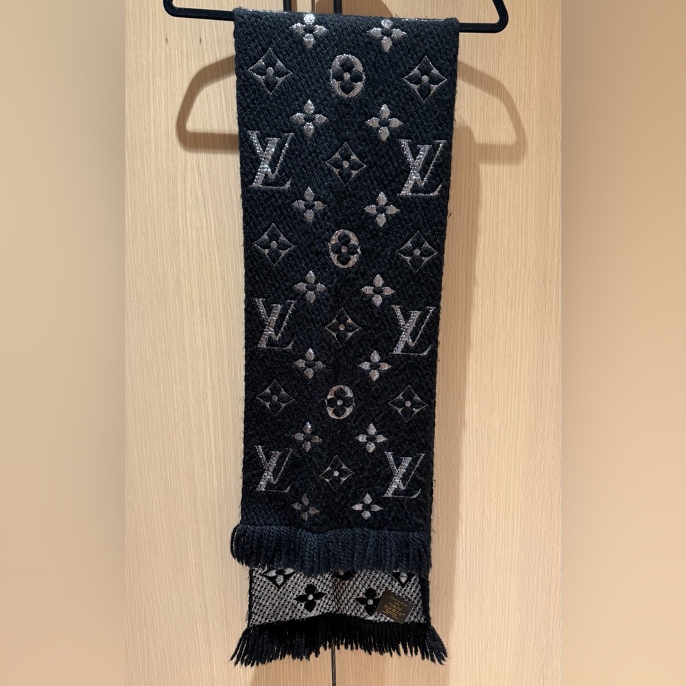 Louis Vuitton Black and Silver Monogram Logomania wool scarf